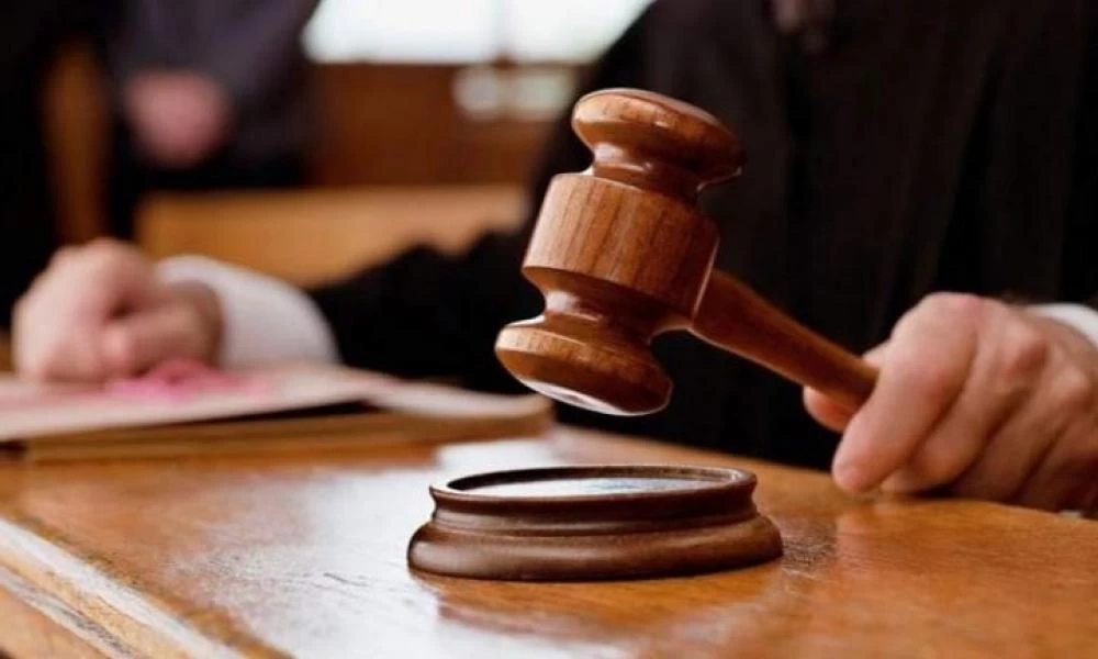 61χρονος επαγγελματίας καταδικάστηκε για βίαιη επίθεση σε εφοριακούς